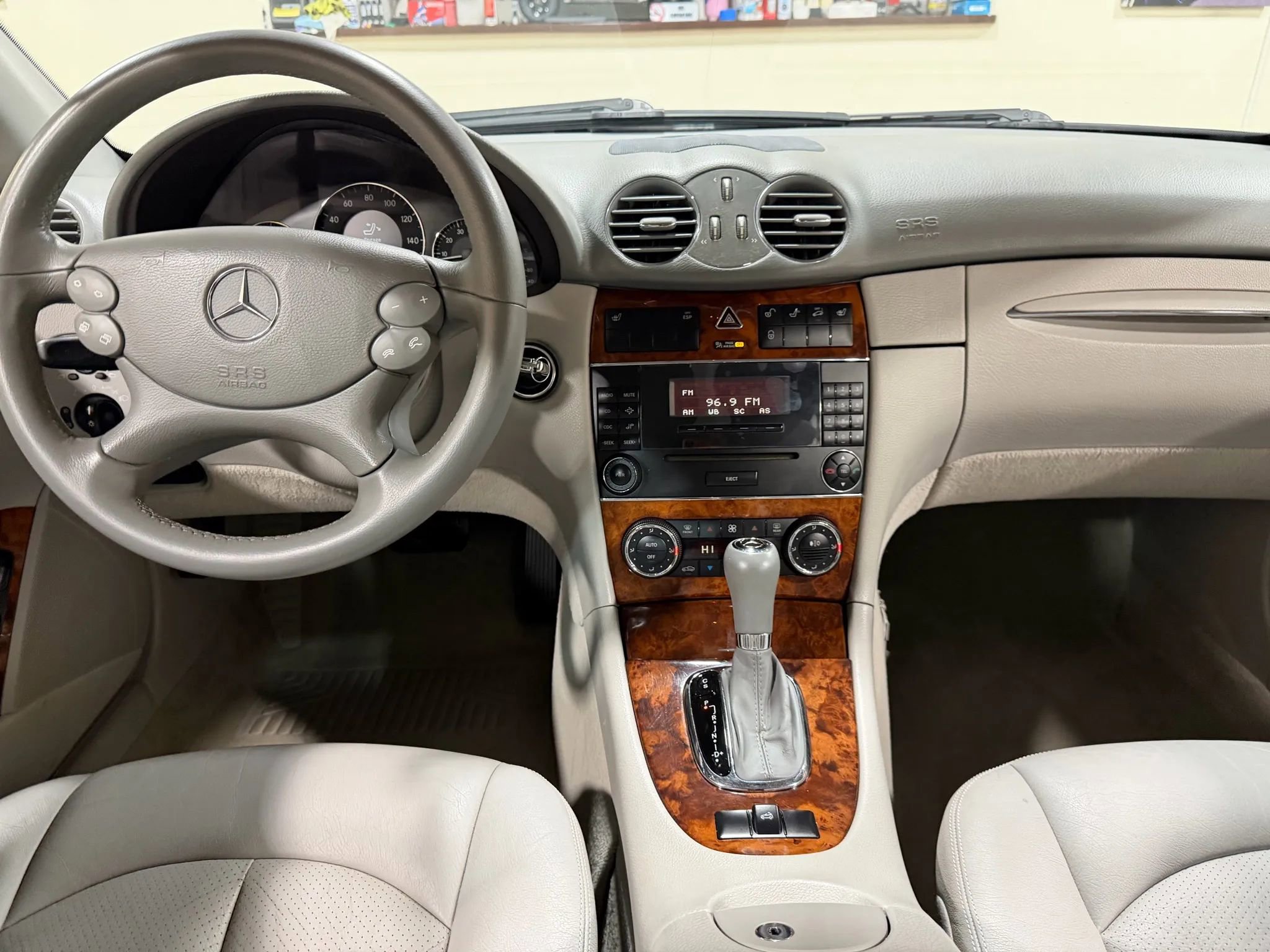 Used 2005 Mercedes-Benz CLK 500 Cabriolet image 55