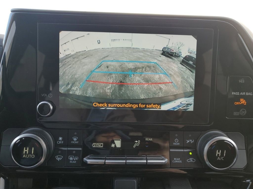 Used 2023 Toyota Highlander LE image 16