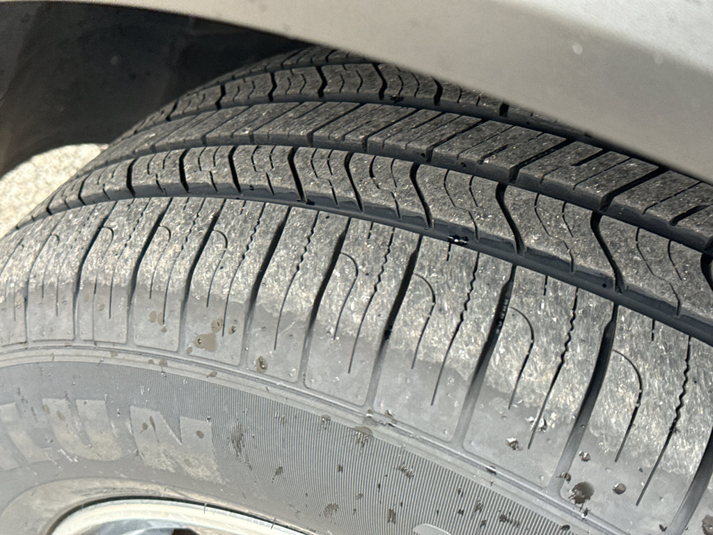 Certified 2025 Nissan Rogue SV AWD/4WD image 10