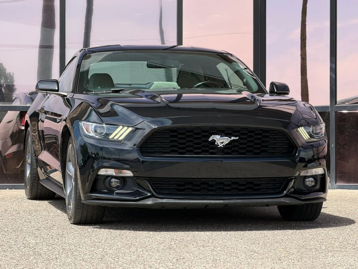 Used 2016 Ford Mustang Coupe RWD image 18