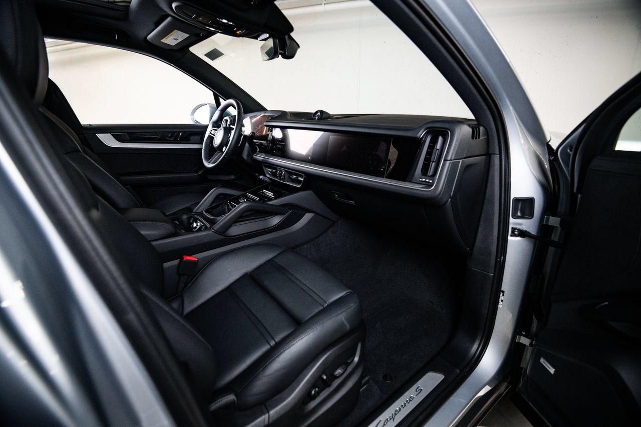 Certified 2026 Porsche Cayenne S AWD/4WD image 29
