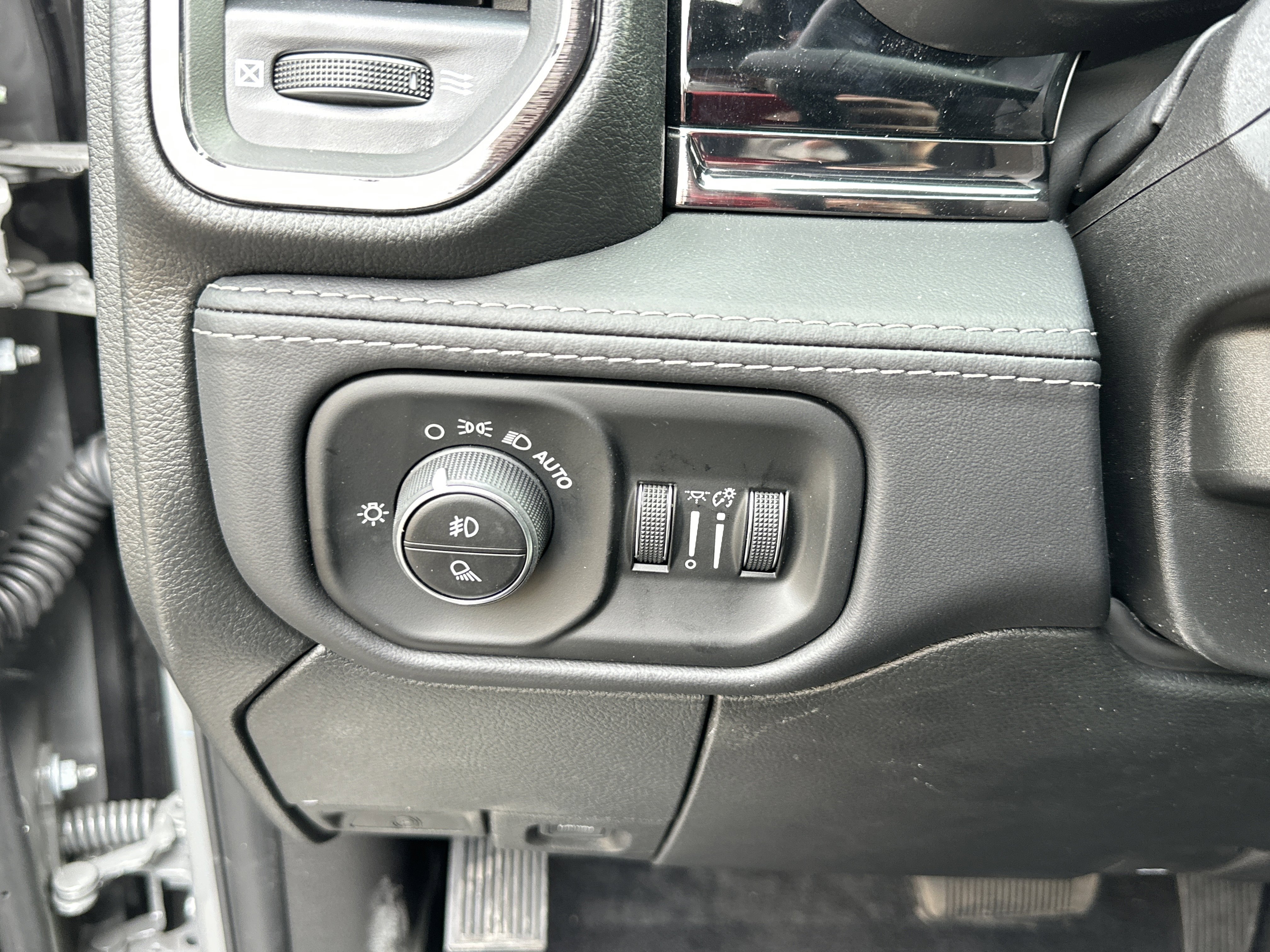 New 2026 RAM 3500 Limited image 13
