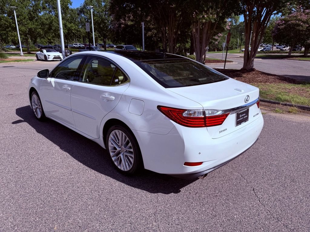 Used 2015 Lexus ES 350 w/ Ultra Luxury Package FWD image 5