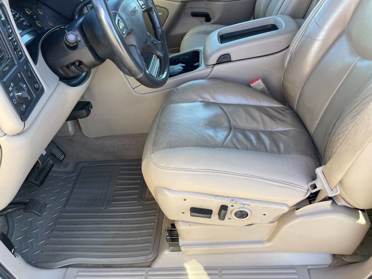 Used 2005 GMC Sierra 3500 SLT w/ Heavy-Duty Power Package image 19