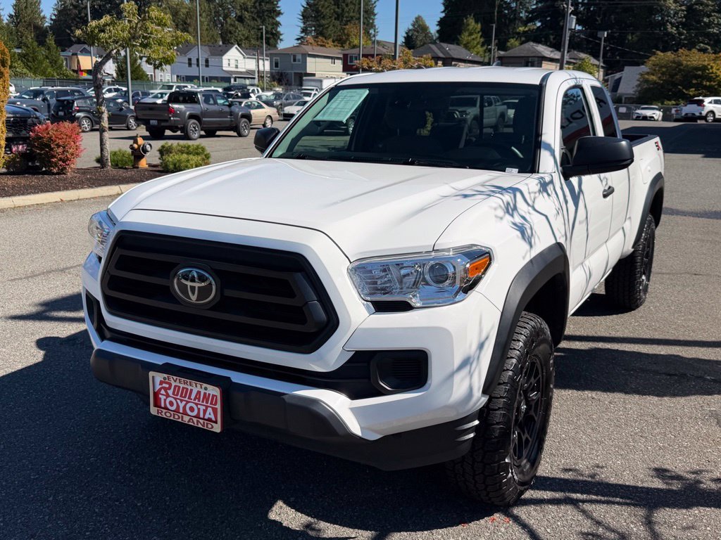 Certified 2022 Toyota Tacoma SR w/ SX Package AWD/4WD image 4