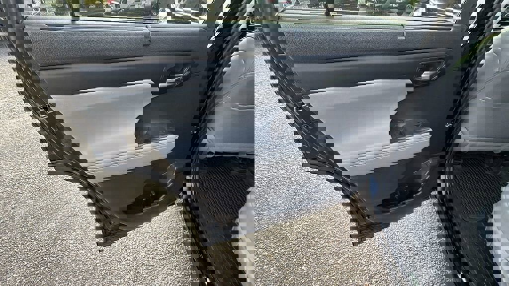 Used 2022 Toyota Highlander XLE image 20