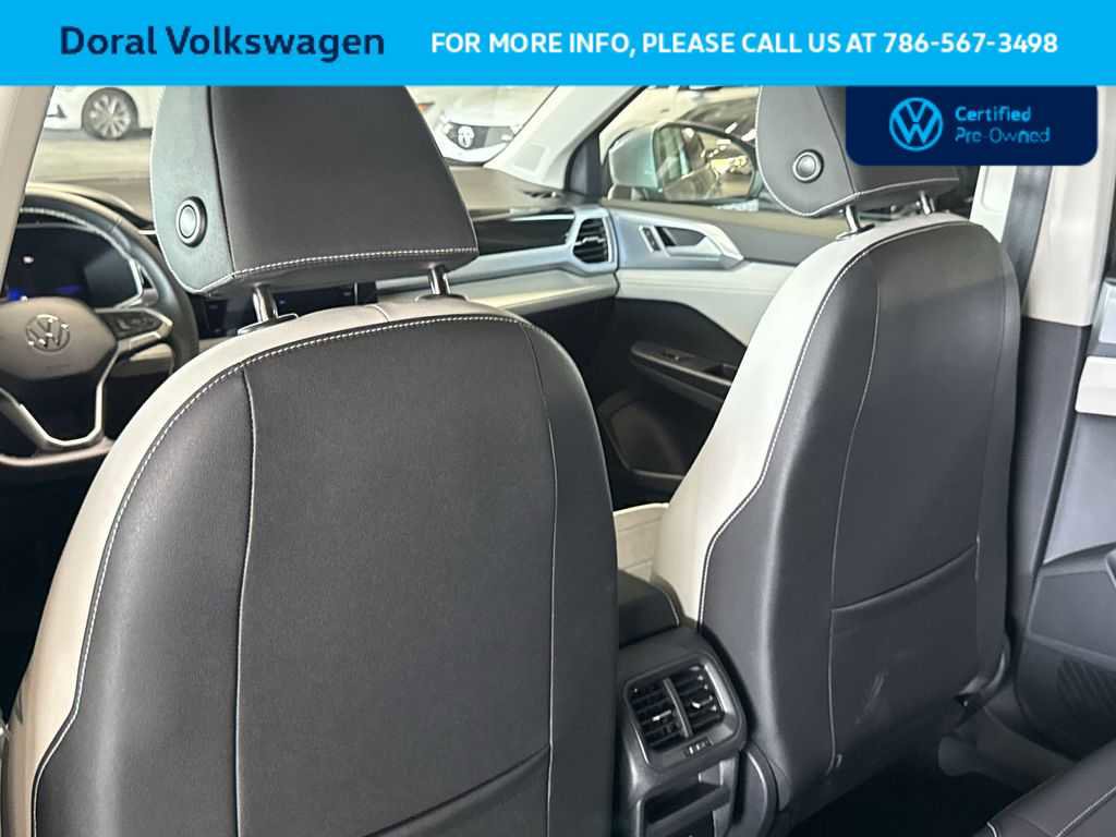 Used 2025 Volkswagen Taos SE FWD image 23