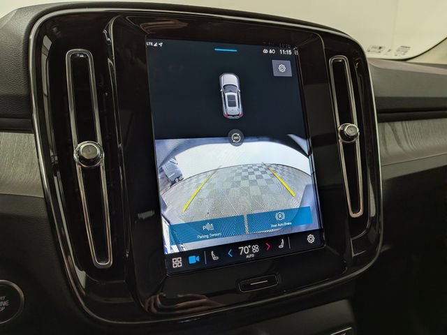 Used 2025 Volvo XC40 B5 Plus image 5