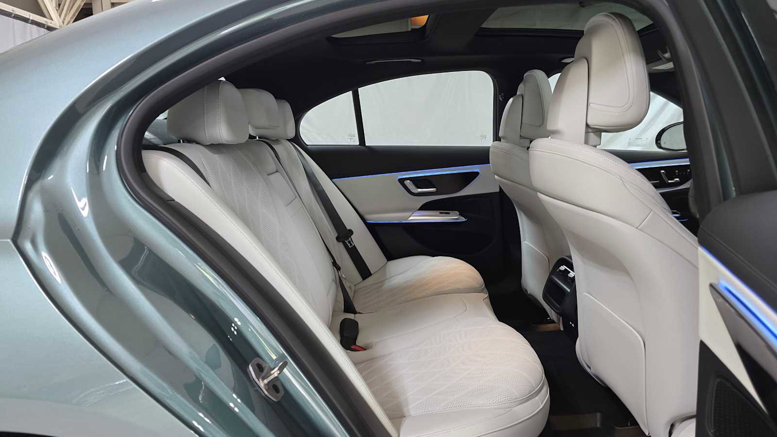 New 2026 Mercedes-Benz E 450 4MATIC Sedan image 15