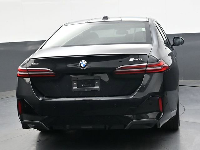Used 2024 BMW 540i xDrive w/ Executive Package AWD/4WD image 4