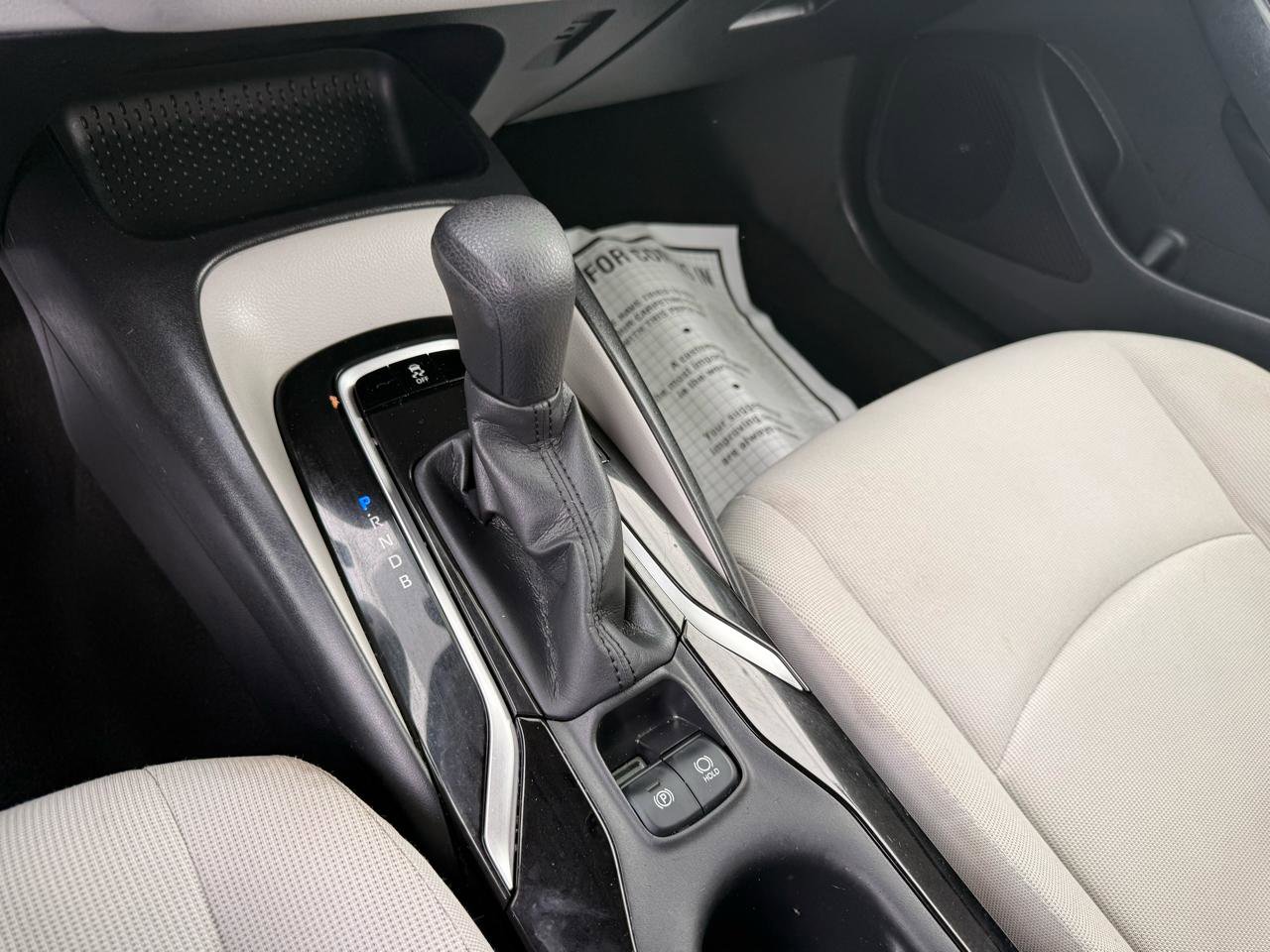 Used 2020 Toyota Corolla LE FWD image 10