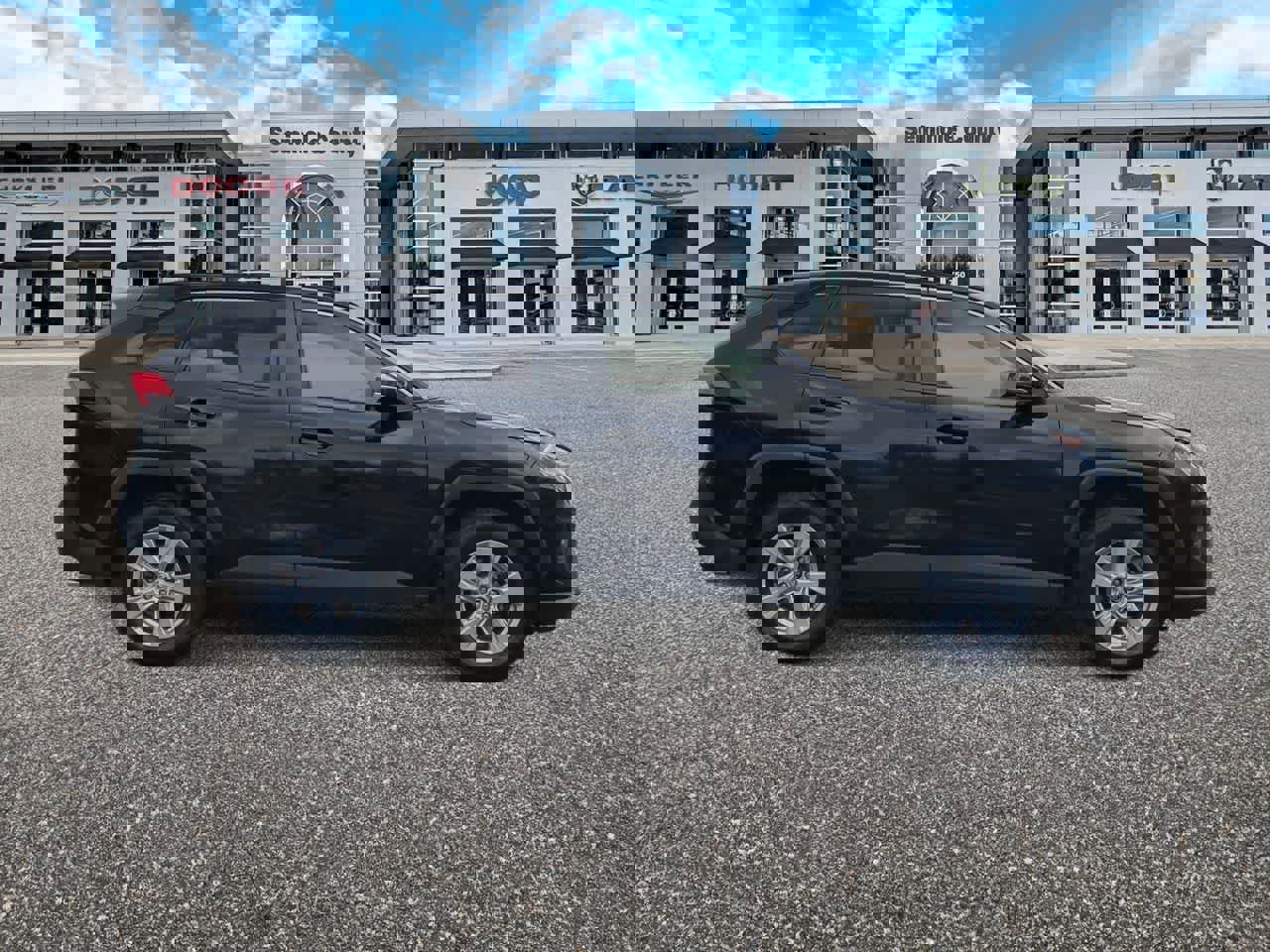 Used 2019 Toyota RAV4 XLE w/ Convenience Package image 9