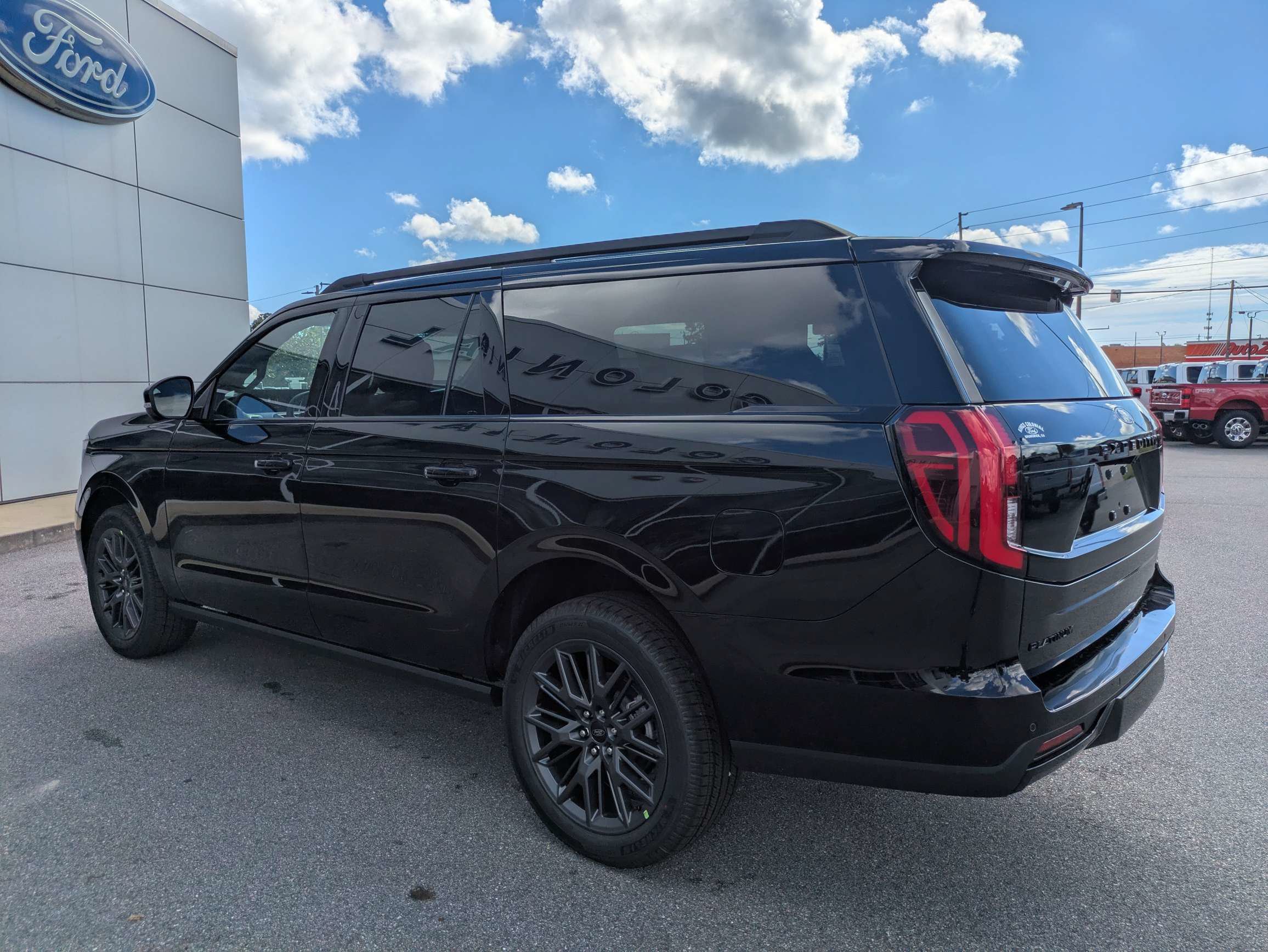 New 2027 Ford Expedition Max Platinum w/ Stealth Appearance Package RWD image 6