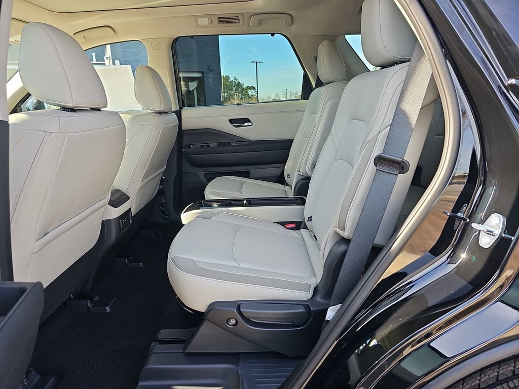 New 2026 Nissan Pathfinder SL w/ SL Premium Package image 19
