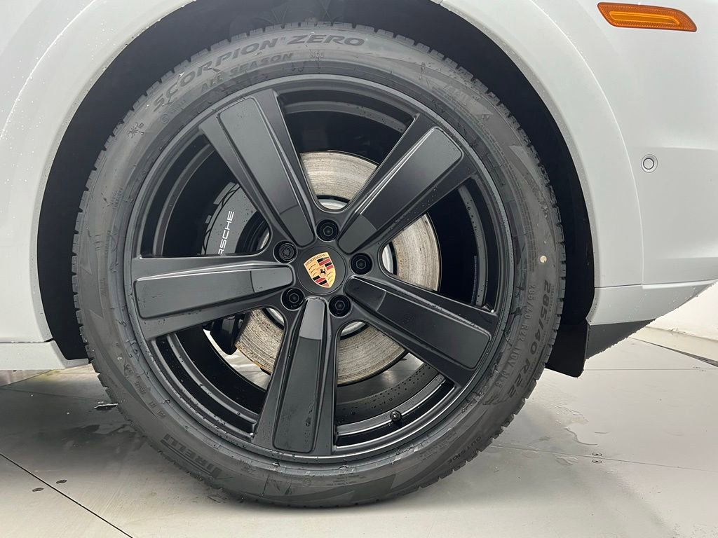 New 2026 Porsche Cayenne GTS image 27