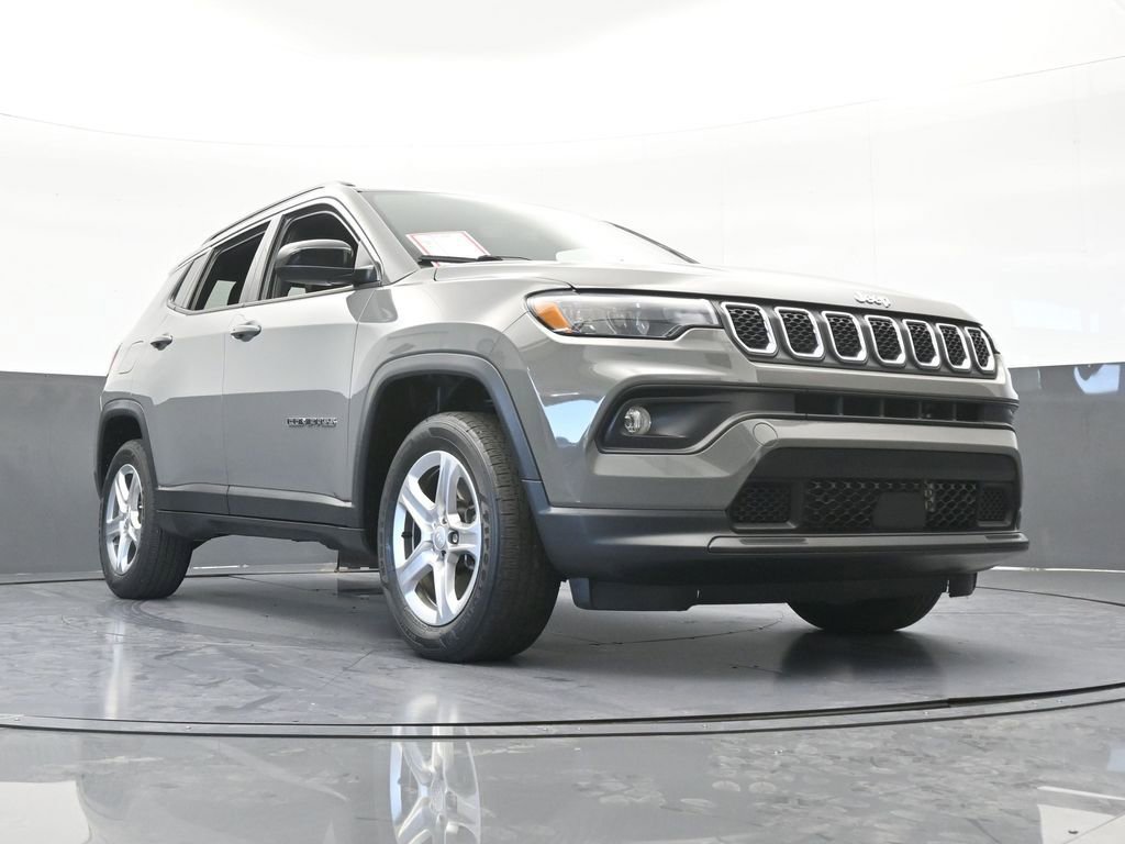 Used 2023 Jeep Compass Latitude AWD/4WD image 59