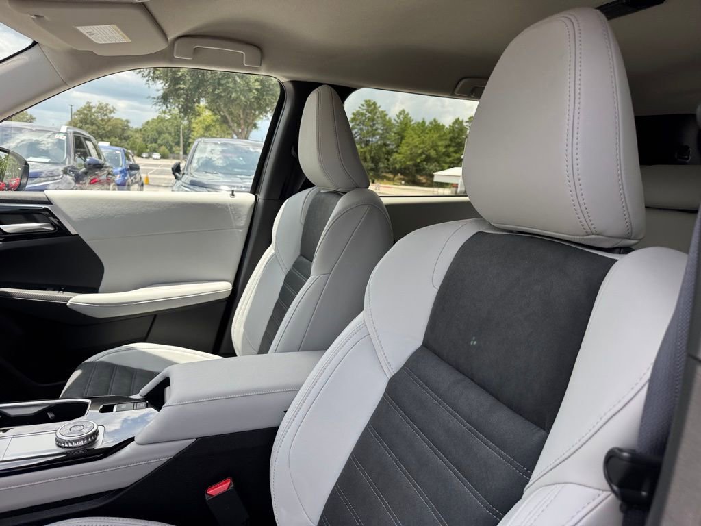 New 2025 Mitsubishi Outlander SE image 30