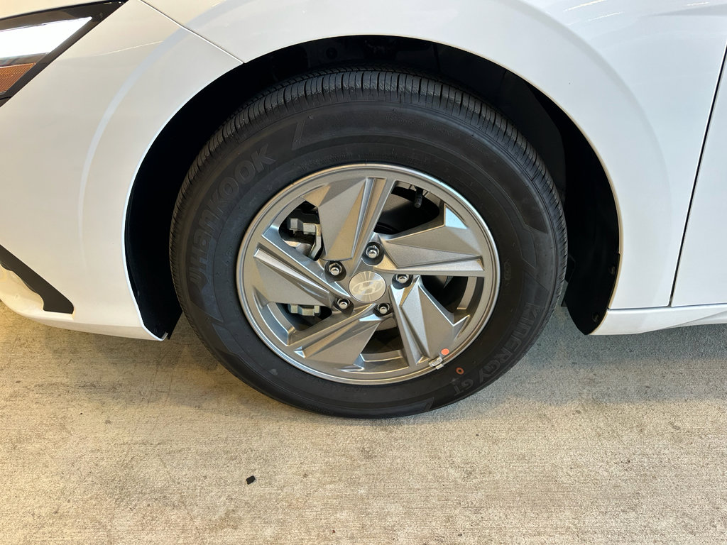 New 2026 Hyundai Elantra SE w/ Cargo Package image 27