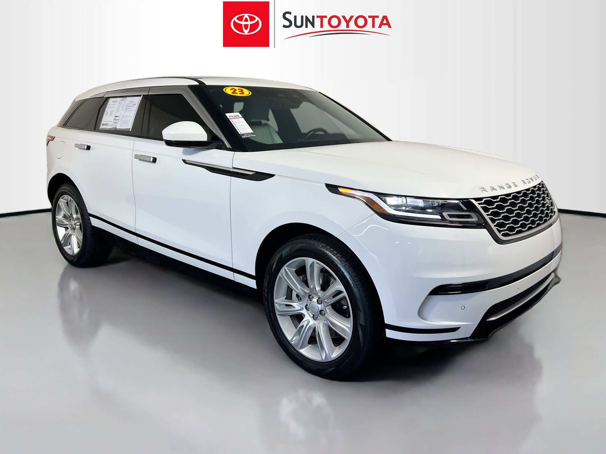 Used 2023 Land Rover Range Rover Velar S image 1