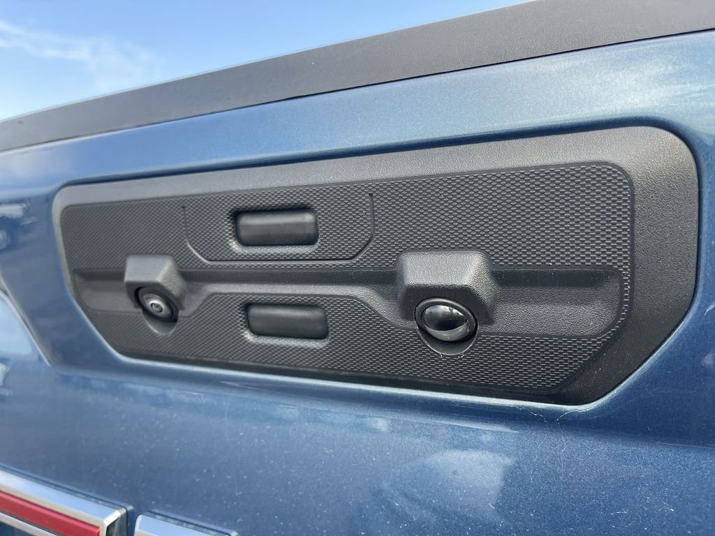 Used 2024 GMC Sierra 1500 SLT image 8