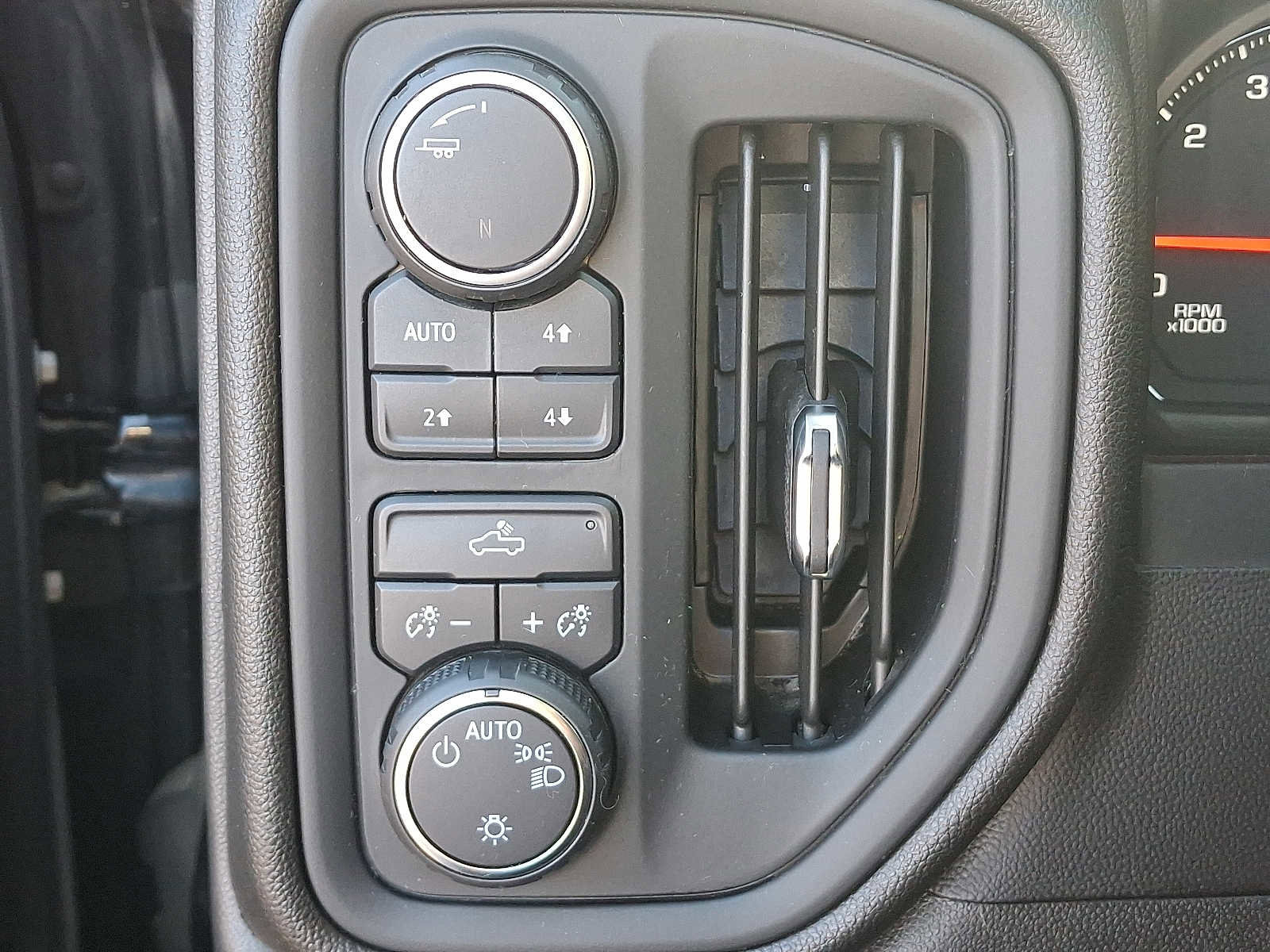 Used 2021 Chevrolet Silverado 1500 Custom Trail Boss image 26