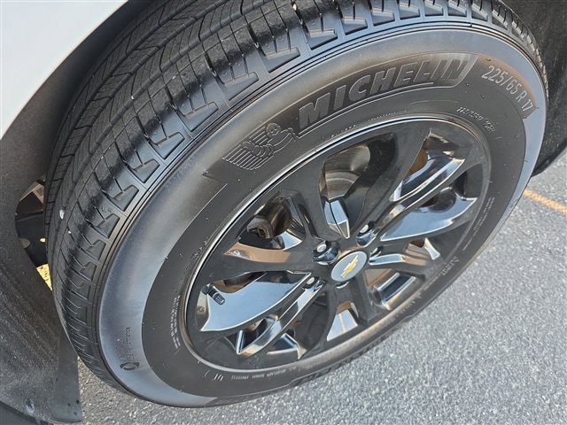 Used 2020 Chevrolet Equinox LS w/ LS Convenience Package image 17