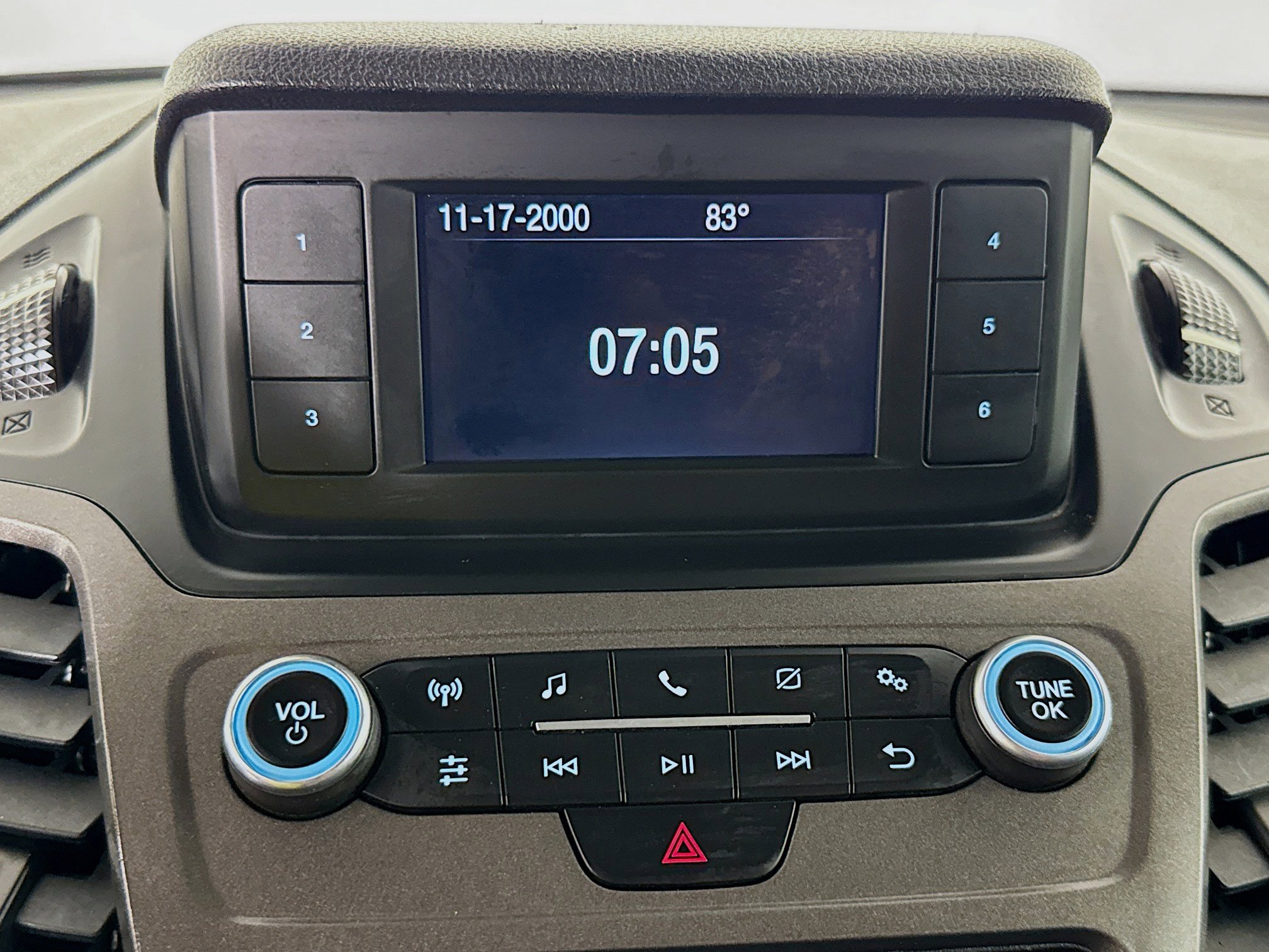 Used 2022 Ford Transit Connect XL image 17