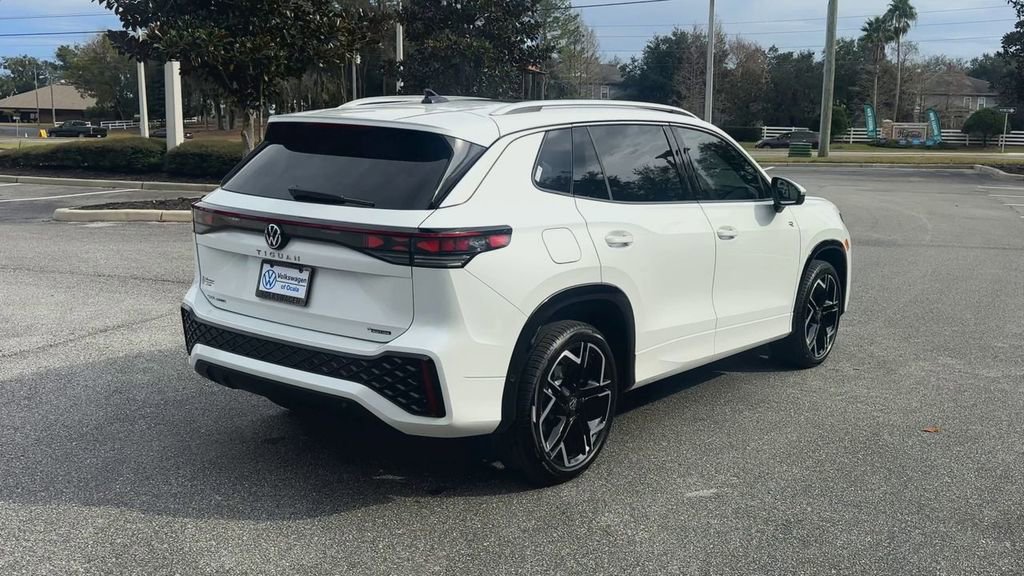 New 2026 Volkswagen Tiguan SEL R-Line image 8