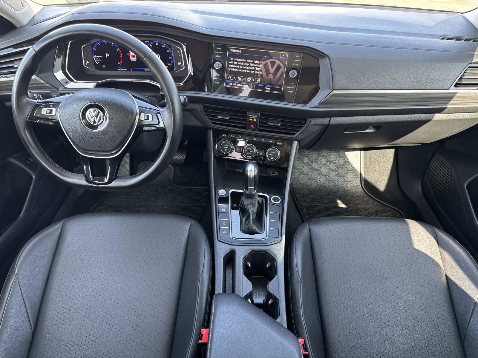 Used 2019 Volkswagen Jetta SEL w/ Cold Weather Package FWD image 9