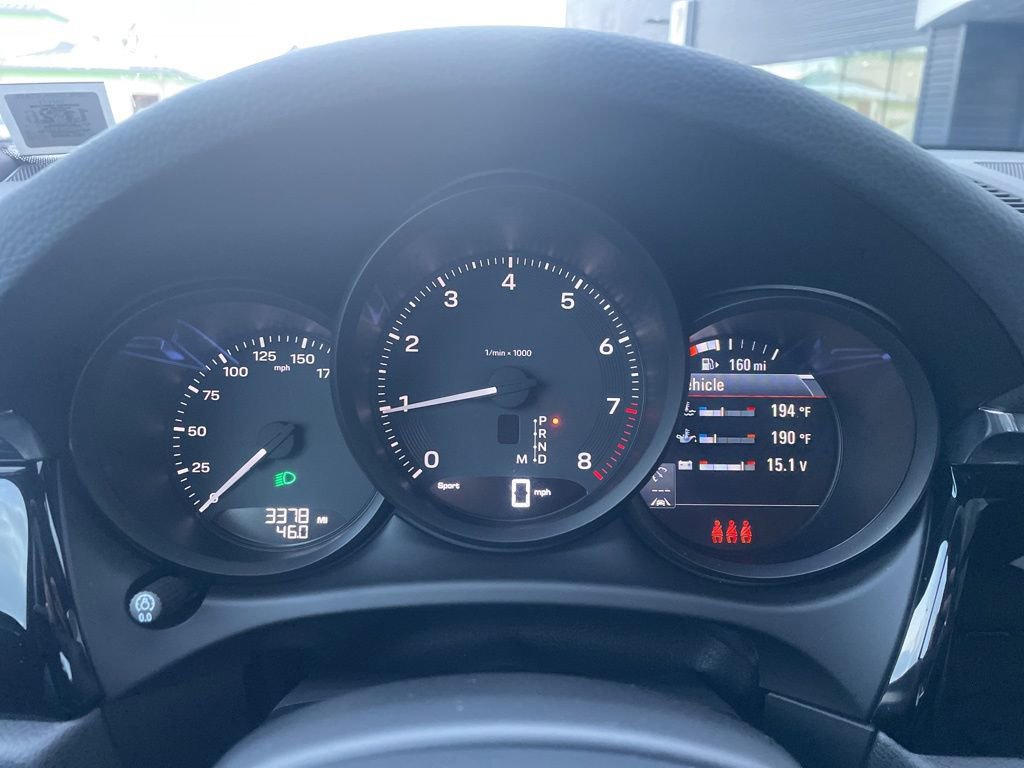 Certified 2025 Porsche Macan AWD/4WD image 27