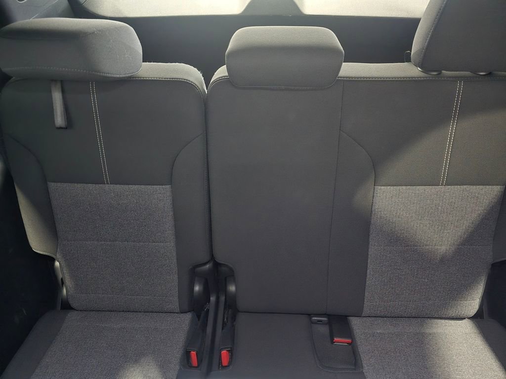 Used 2025 GMC Acadia Elevation image 21