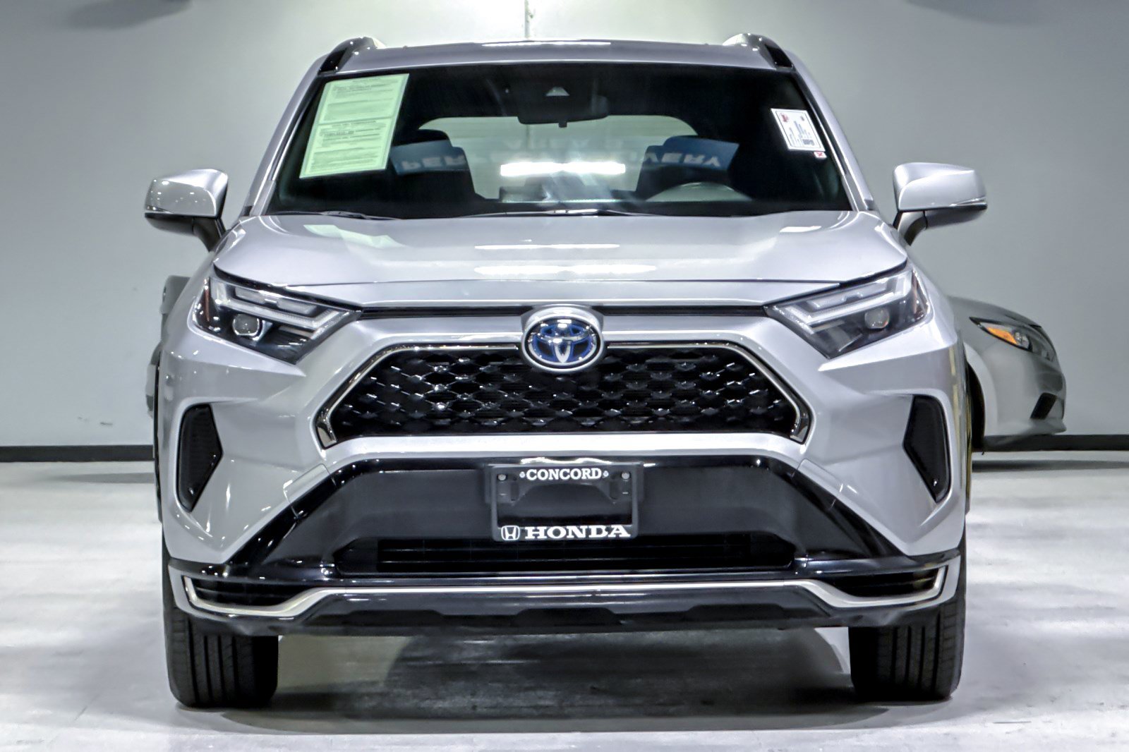 Used 2022 Toyota RAV4 SE w/ Weather & Moonroof Package AWD/4WD image 6
