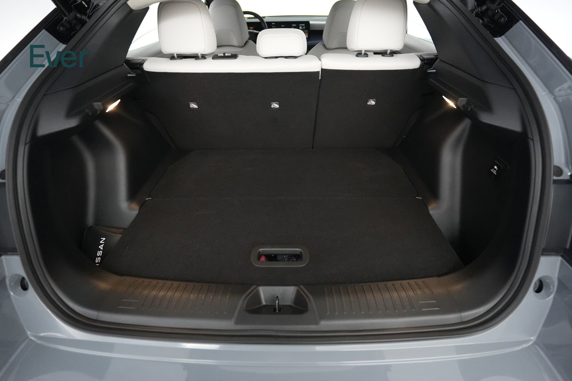 Used 2026 Nissan Leaf Platinum+ w/ Floor Mat Package (Platinum+) FWD image 8