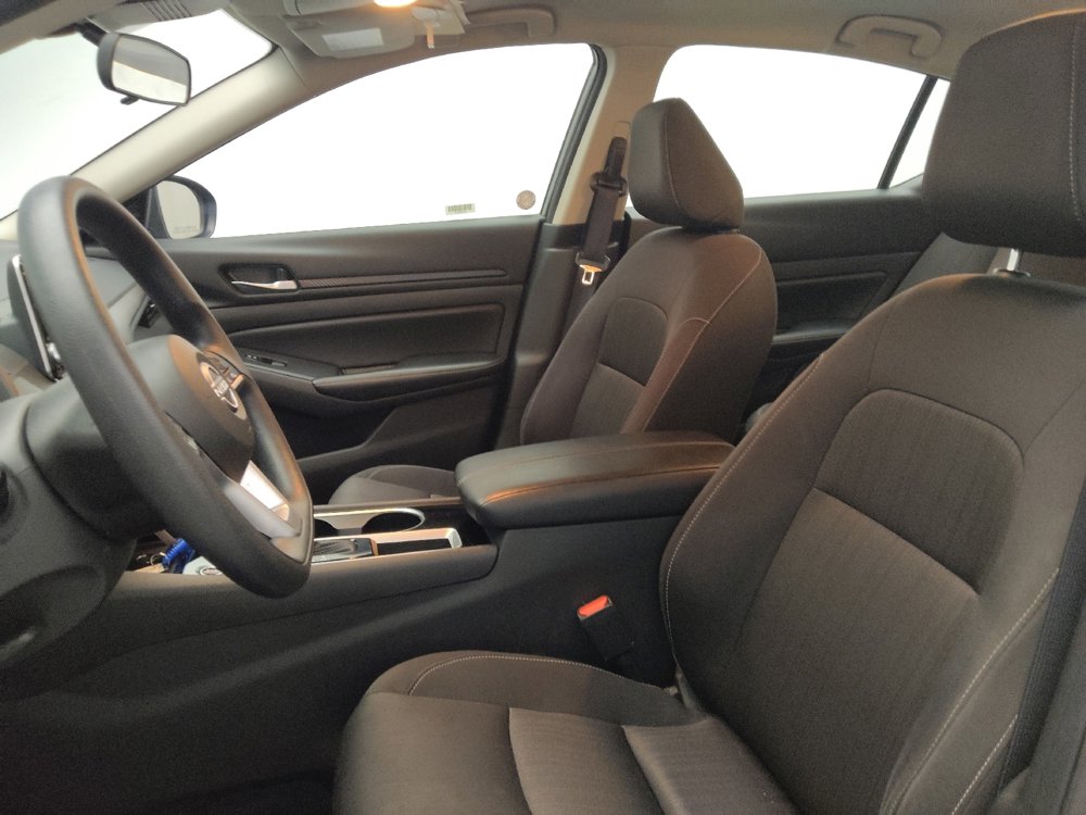 Used 2024 Nissan Altima 2.5 SV image 17