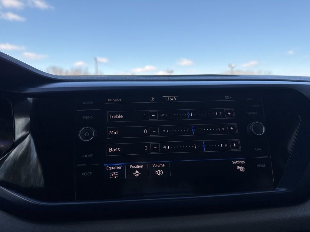 Used 2023 Volkswagen Taos SE image 29