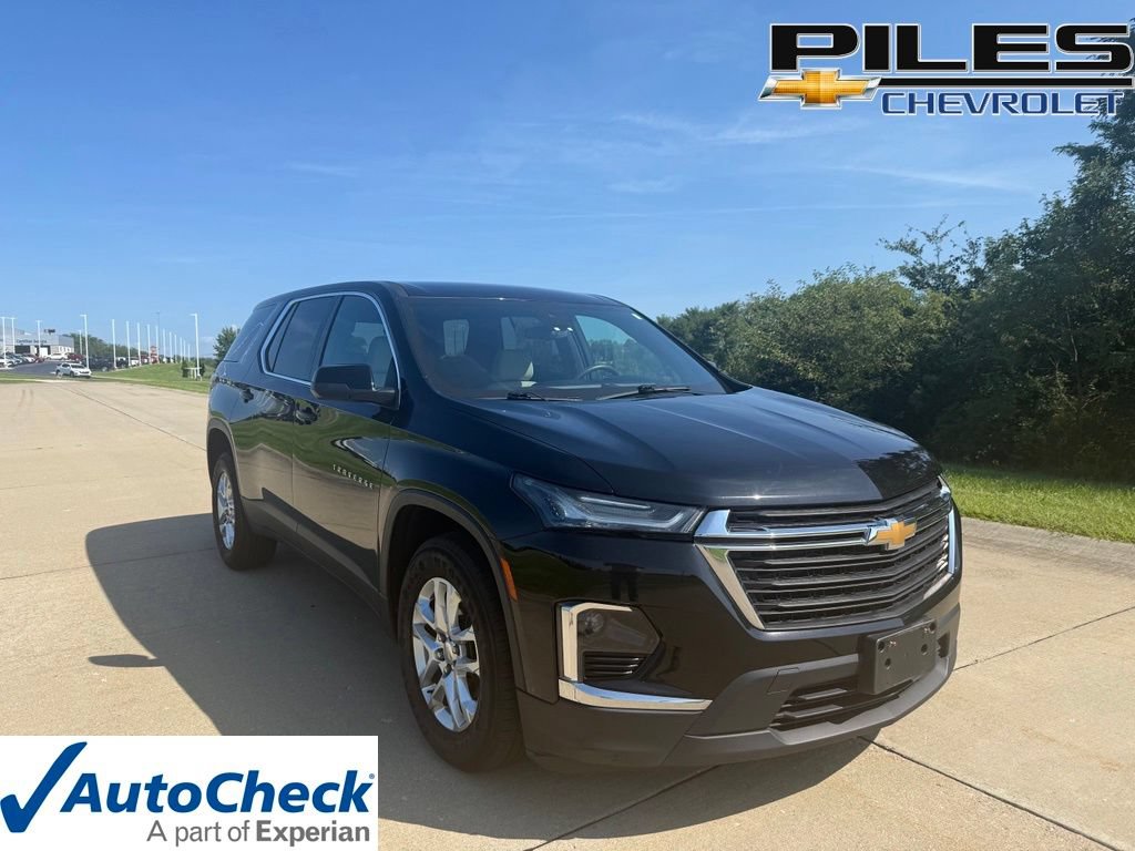 Used 2023 Chevrolet Traverse LS AWD/4WD image 1