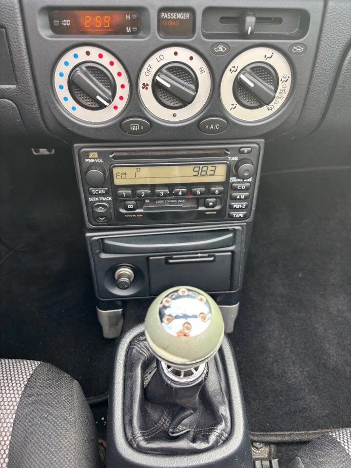 Used 2000 Toyota MR2 image 16