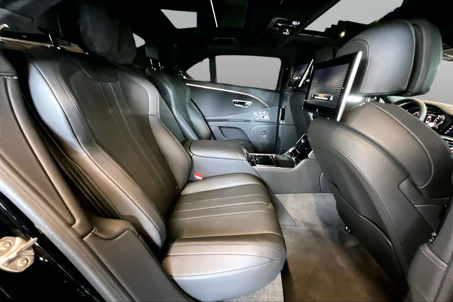 Used 2023 Bentley Flying Spur Plug-In Hybrid AWD/4WD image 20