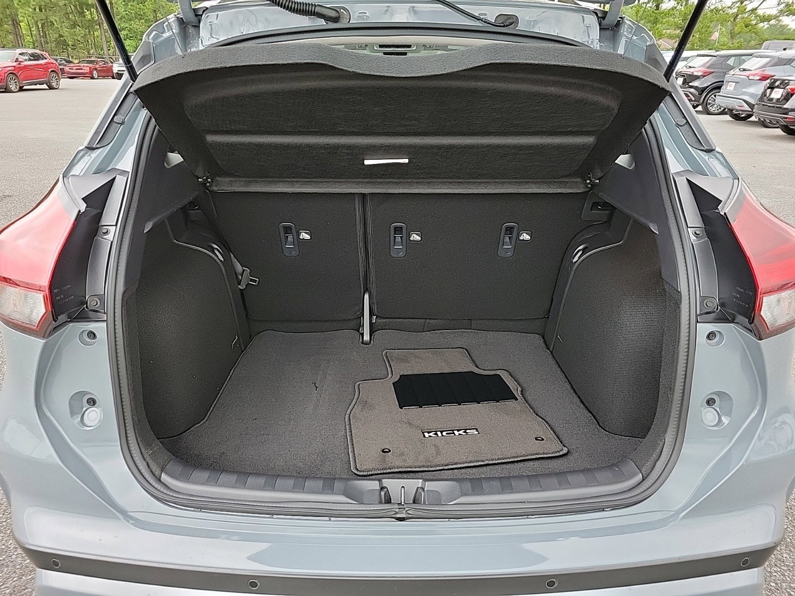 New 2024 Nissan Kicks SR w/ SR Premium Package image 10