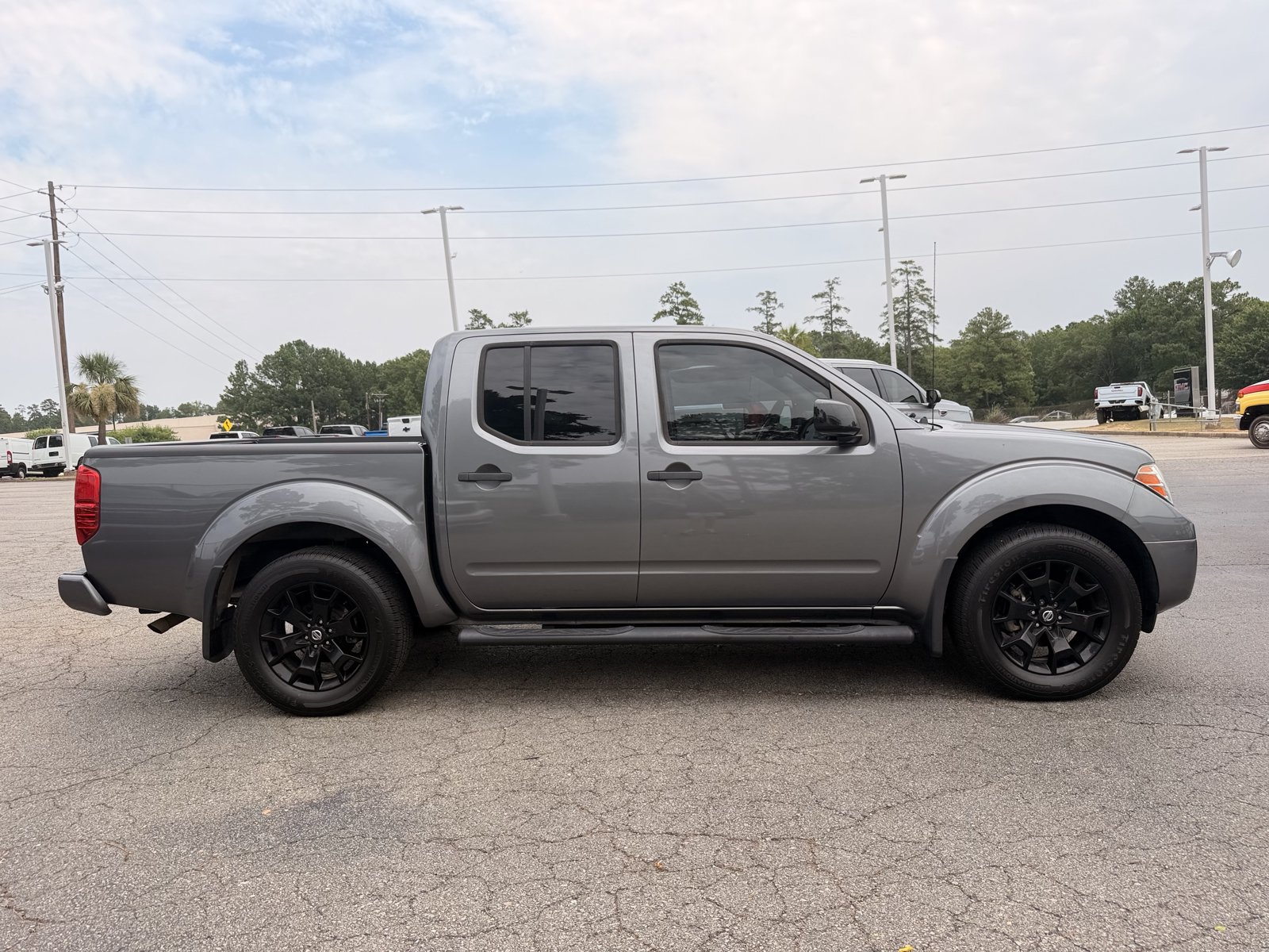 Used 2020 Nissan Frontier SV w/ Midnight Edition Floor Mats RWD image 13
