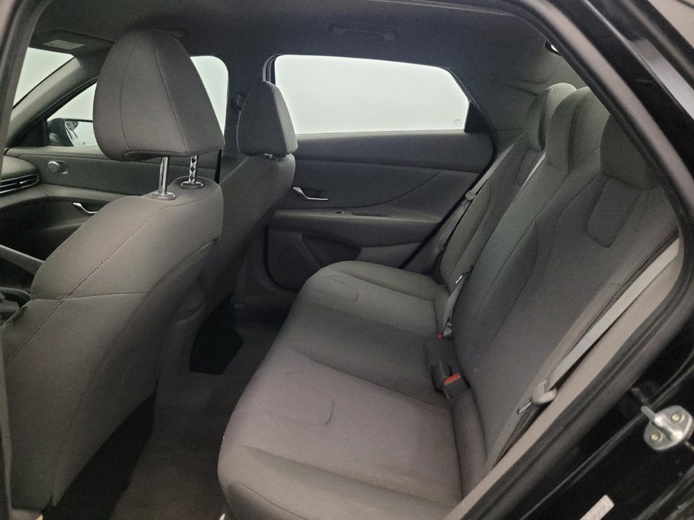 Used 2021 Hyundai Elantra SE w/ Cargo Package FWD image 18