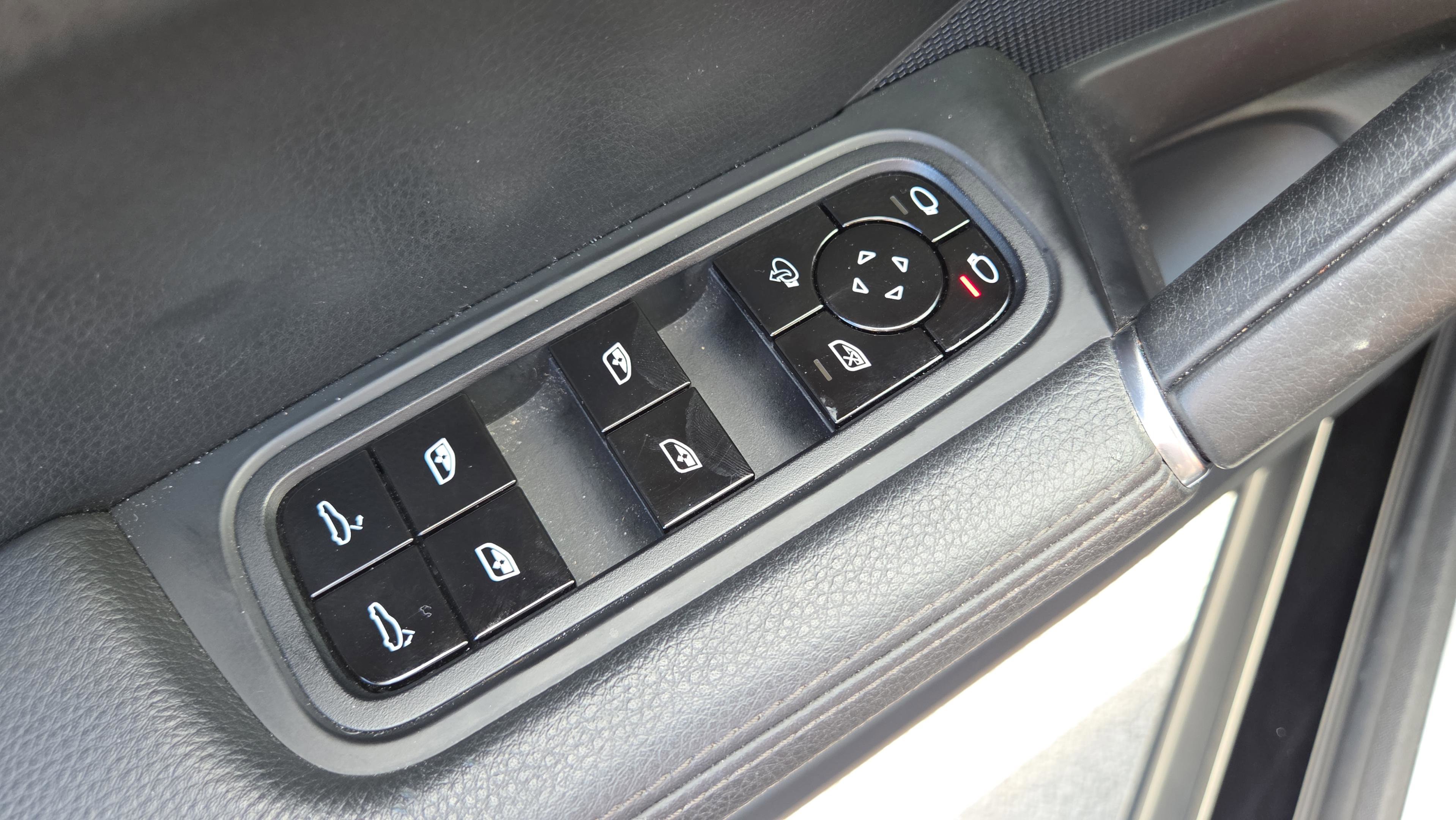 Used 2019 Porsche Cayenne image 36