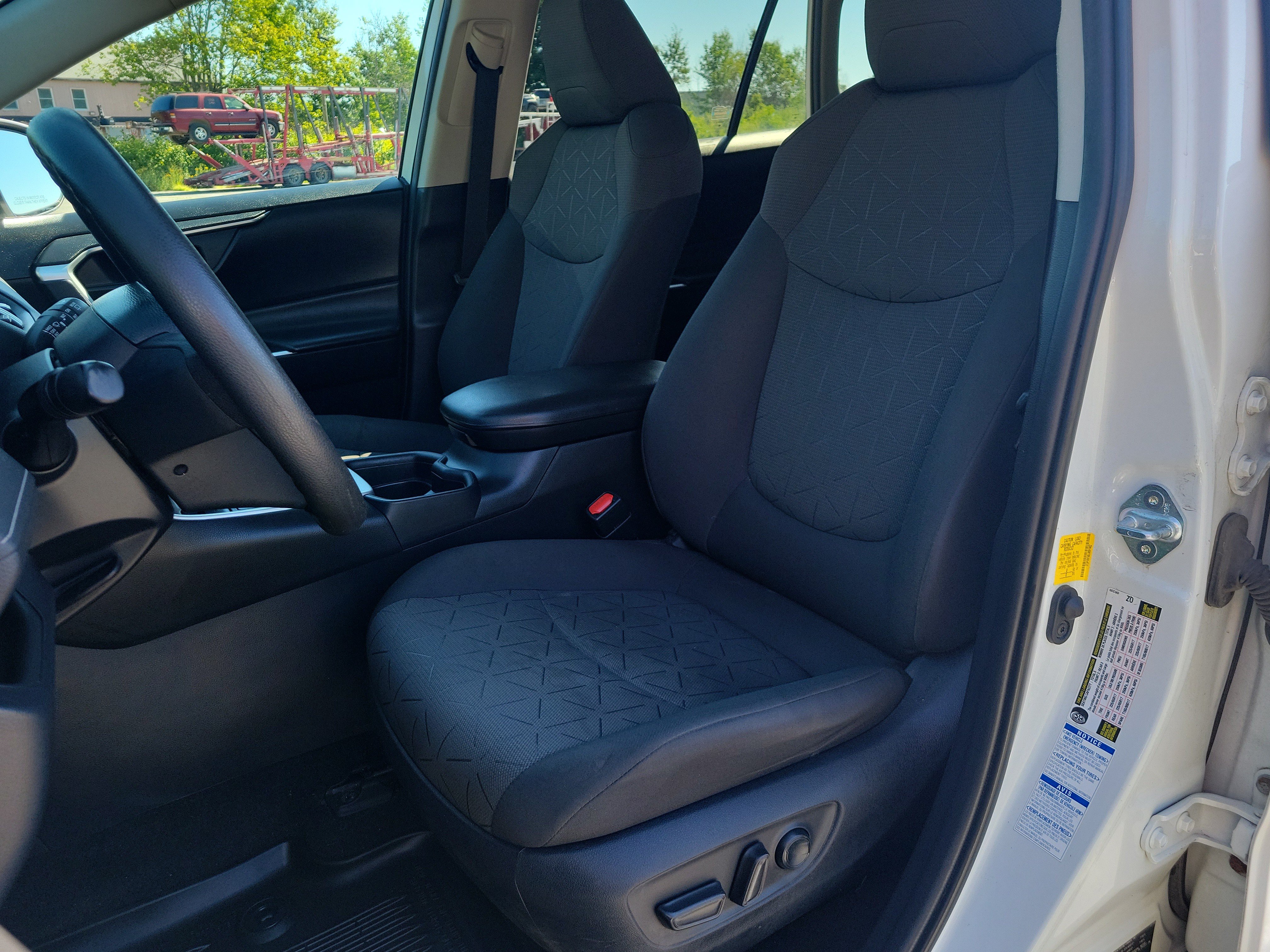 Used 2020 Toyota RAV4 XLE w/ Convenience Package AWD/4WD image 14