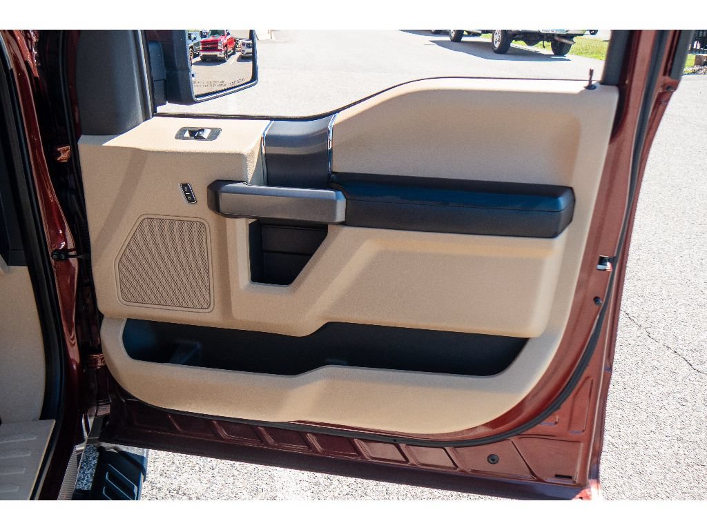 Used 2015 Ford F150 XLT w/ Equipment Group 302A Luxury AWD/4WD image 15