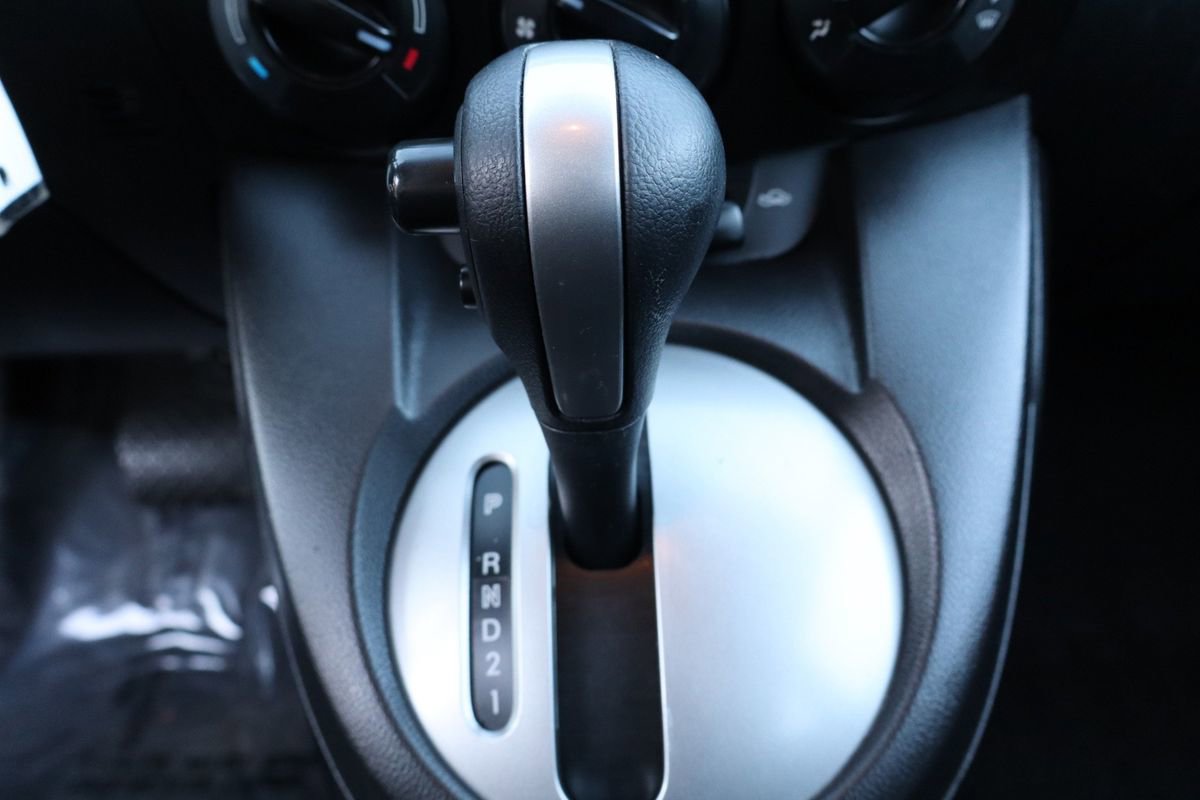 Used 2012 MAZDA MAZDA2 Touring image 35