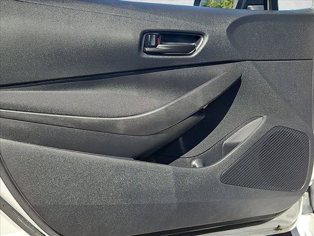 Used 2025 Toyota Corolla LE FWD image 10
