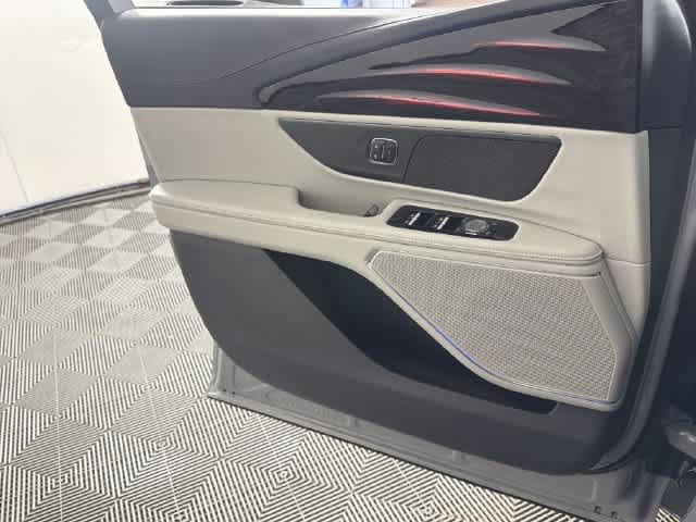 New 2026 Lincoln Nautilus Premier AWD/4WD image 12