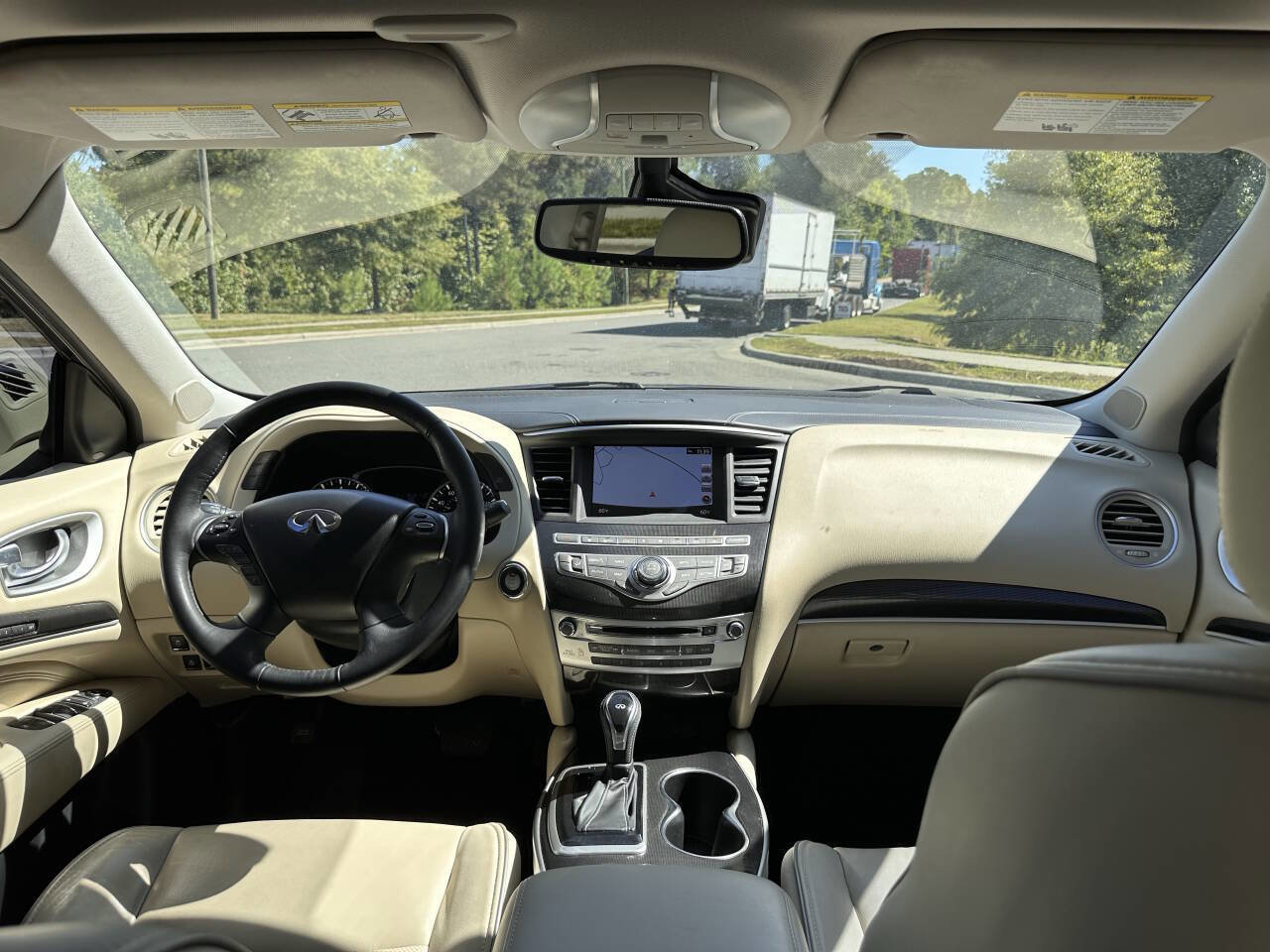 Used 2019 INFINITI QX60 Luxe w/ Essential Package image 24