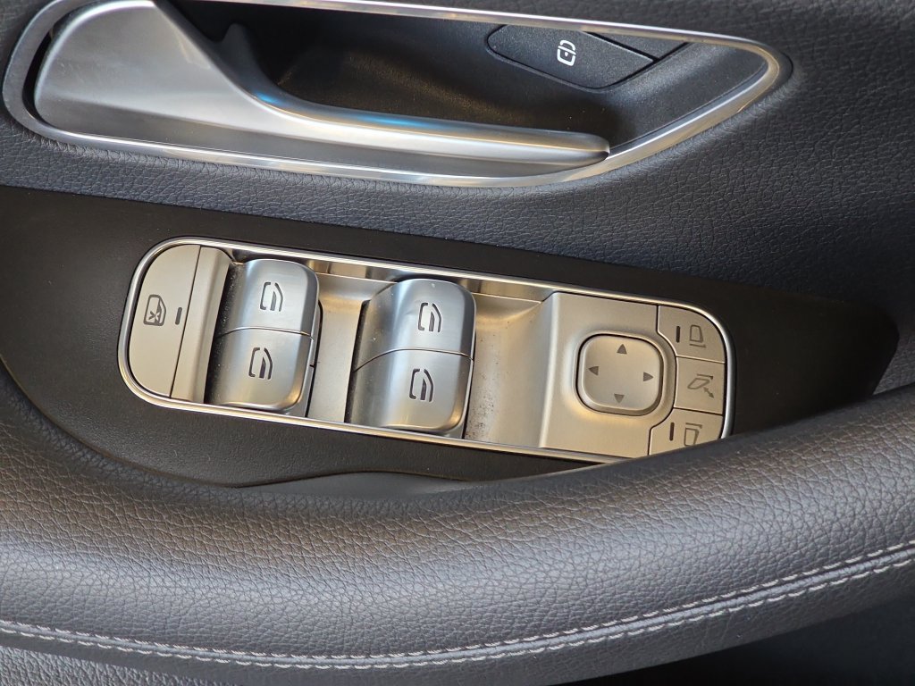 Used 2024 Mercedes-Benz GLS 450 4MATIC image 32