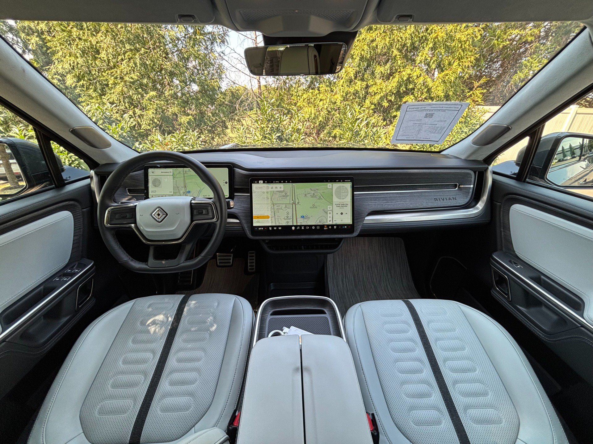 Used 2024 Rivian R1S Adventure Dual AWD/4WD image 29